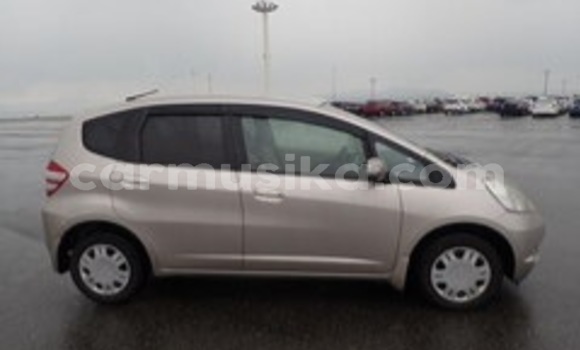 Acheter Occasion Voiture Honda Fit Beige à Beitbridge, Matabeleland South Acheter Occasion Voiture Honda Fit Beige à Beitbridge, Matabeleland South