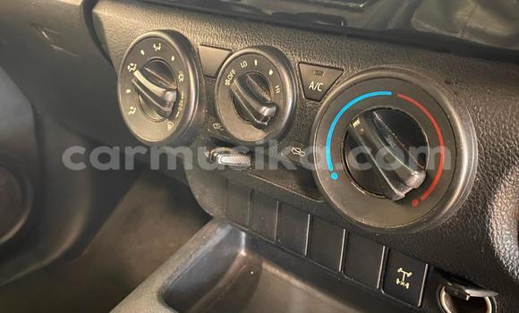 Acheter Occasion Voiture Toyota Hilux Blanc à Beitbridge, Matabeleland South Acheter Occasion Voiture Toyota Hilux Blanc à Beitbridge, Matabeleland South