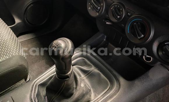 Acheter Occasion Voiture Toyota Hilux Blanc à Beitbridge, Matabeleland South Acheter Occasion Voiture Toyota Hilux Blanc à Beitbridge, Matabeleland South