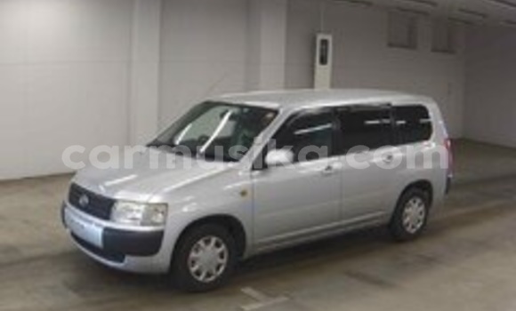 Nunua Ilio tumika Toyota Probox Fedha Gari ndani ya Beitbridge nchini Matabeleland Kusini