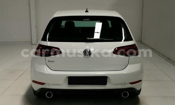 Nunua Ilio tumika Volkswagen Golf GTI Nyeupe Gari ndani ya Beitbridge nchini Matabeleland Kusini Nunua Ilio tumika Volkswagen Golf GTI Nyeupe Gari ndani ya Beitbridge nchini Matabeleland Kusini