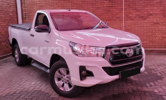 Tenga Tsaru Toyota Hilux Chena Mota in Beitbridge in Matabeleland South