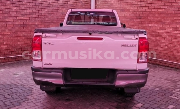 Acheter Occasion Voiture Toyota Hilux Blanc à Beitbridge, Matabeleland South Acheter Occasion Voiture Toyota Hilux Blanc à Beitbridge, Matabeleland South