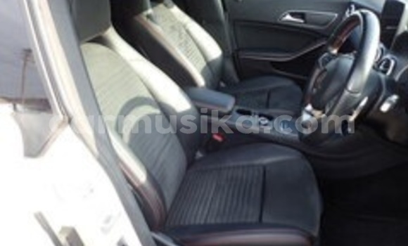 Tenga Tsaru Mercedes-Benz C180 COUPE Chena Mota in Beitbridge in Matabeleland South Tenga Tsaru Mercedes-Benz C180 COUPE Chena Mota in Beitbridge in Matabeleland South