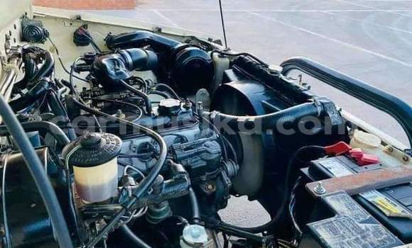 Nunua Ilio tumika Toyota Hilux Beige Gari ndani ya Beitbridge nchini Matabeleland Kusini Nunua Ilio tumika Toyota Hilux Beige Gari ndani ya Beitbridge nchini Matabeleland Kusini