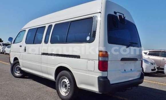 Acheter Occasion Voiture Toyota Hiace Blanc à Beitbridge, Matabeleland South Acheter Occasion Voiture Toyota Hiace Blanc à Beitbridge, Matabeleland South