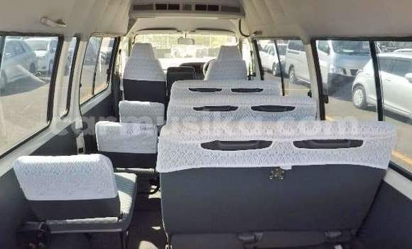 Acheter Occasion Voiture Toyota Hiace Blanc à Beitbridge, Matabeleland South Acheter Occasion Voiture Toyota Hiace Blanc à Beitbridge, Matabeleland South