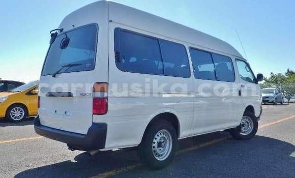 Acheter Occasion Voiture Toyota Hiace Blanc à Beitbridge, Matabeleland South Acheter Occasion Voiture Toyota Hiace Blanc à Beitbridge, Matabeleland South