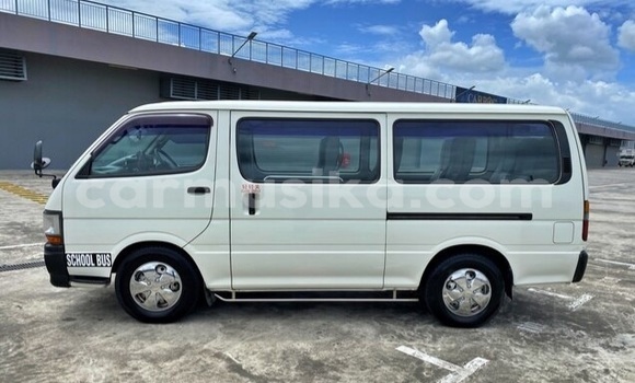 Acheter Occasion Voiture Toyota Hiace Blanc à Beitbridge, Matabeleland South Acheter Occasion Voiture Toyota Hiace Blanc à Beitbridge, Matabeleland South