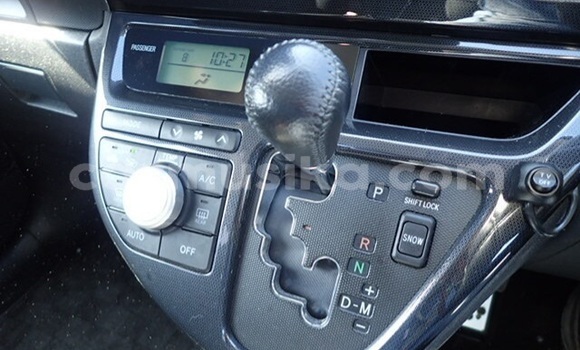 Buy Used Toyota Wish Silver Car in Beitbridge in Matabeleland South Buy Used Toyota Wish Silver Car in Beitbridge in Matabeleland South