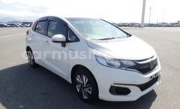 Nunua Ilio tumika Honda Fit Nyeupe Gari ndani ya Beitbridge nchini Matabeleland Kusini Nunua Ilio tumika Honda Fit Nyeupe Gari ndani ya Beitbridge nchini Matabeleland Kusini