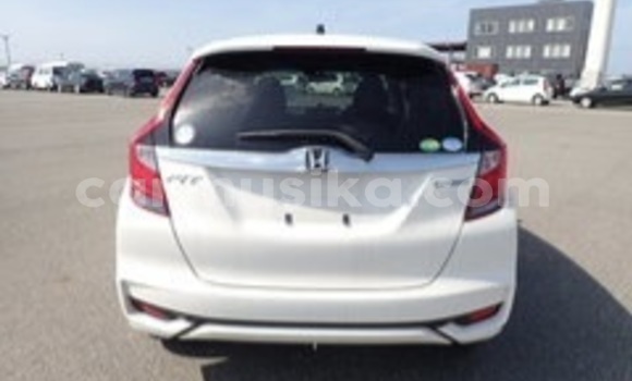 Nunua Ilio tumika Honda Fit Nyeupe Gari ndani ya Beitbridge nchini Matabeleland Kusini Nunua Ilio tumika Honda Fit Nyeupe Gari ndani ya Beitbridge nchini Matabeleland Kusini