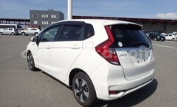 Nunua Ilio tumika Honda Fit Nyeupe Gari ndani ya Beitbridge nchini Matabeleland Kusini Nunua Ilio tumika Honda Fit Nyeupe Gari ndani ya Beitbridge nchini Matabeleland Kusini