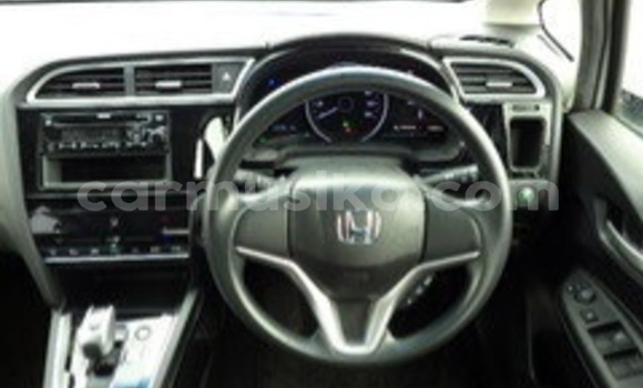 Acheter Occasion Voiture Honda Shuttle Blanc à Beitbridge, Matabeleland South Acheter Occasion Voiture Honda Shuttle Blanc à Beitbridge, Matabeleland South