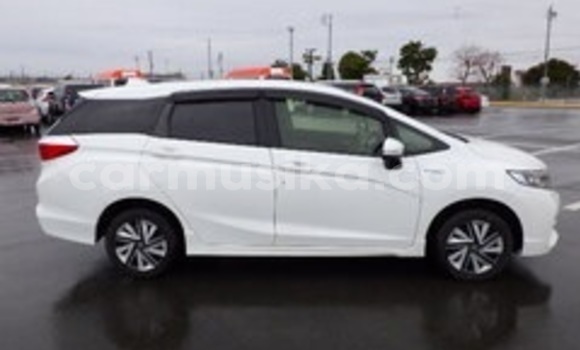 Acheter Occasion Voiture Honda Shuttle Blanc à Beitbridge, Matabeleland South Acheter Occasion Voiture Honda Shuttle Blanc à Beitbridge, Matabeleland South