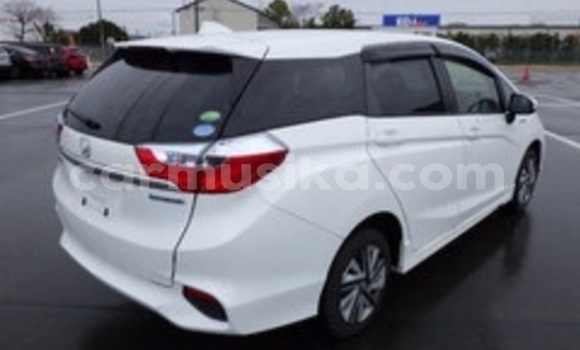 Acheter Occasion Voiture Honda Shuttle Blanc à Beitbridge, Matabeleland South Acheter Occasion Voiture Honda Shuttle Blanc à Beitbridge, Matabeleland South