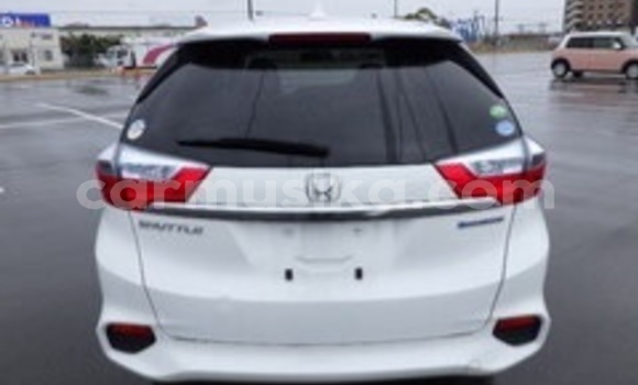 Acheter Occasion Voiture Honda Shuttle Blanc à Beitbridge, Matabeleland South Acheter Occasion Voiture Honda Shuttle Blanc à Beitbridge, Matabeleland South