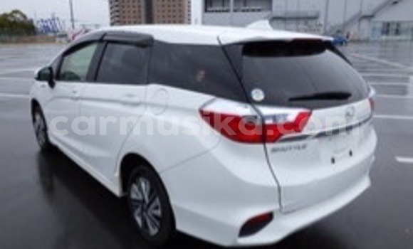 Acheter Occasion Voiture Honda Shuttle Blanc à Beitbridge, Matabeleland South Acheter Occasion Voiture Honda Shuttle Blanc à Beitbridge, Matabeleland South