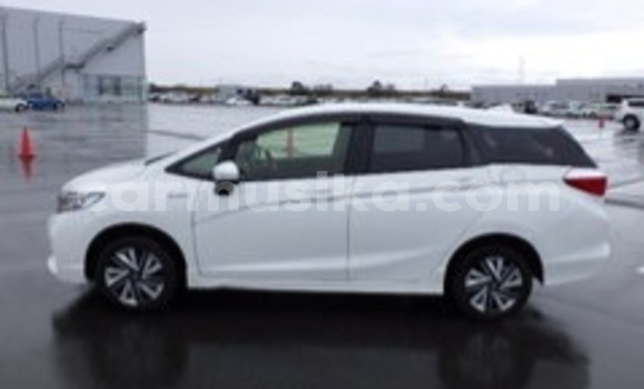 Acheter Occasion Voiture Honda Shuttle Blanc à Beitbridge, Matabeleland South Acheter Occasion Voiture Honda Shuttle Blanc à Beitbridge, Matabeleland South