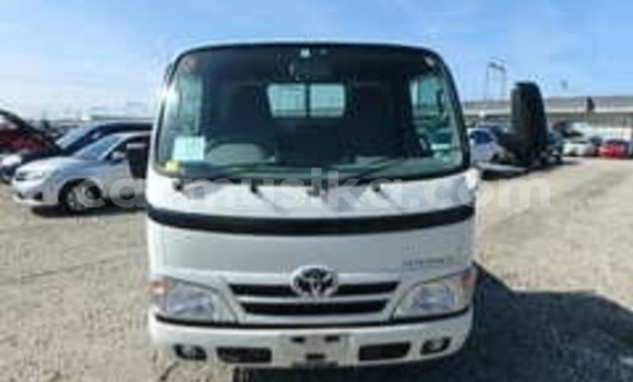 Acheter Occasion Utilitaire Toyota Dyna Blanc à Beitbridge, Matabeleland South Acheter Occasion Utilitaire Toyota Dyna Blanc à Beitbridge, Matabeleland South