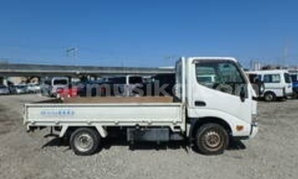 Acheter Occasion Utilitaire Toyota Dyna Blanc à Beitbridge, Matabeleland South Acheter Occasion Utilitaire Toyota Dyna Blanc à Beitbridge, Matabeleland South