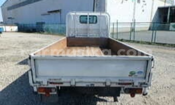 Acheter Occasion Utilitaire Toyota Dyna Blanc à Beitbridge, Matabeleland South Acheter Occasion Utilitaire Toyota Dyna Blanc à Beitbridge, Matabeleland South