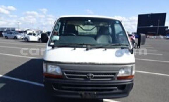 Nunua Ilio tumika Toyota Hiace Nyeupe Gari ndani ya Beitbridge nchini Matabeleland Kusini Nunua Ilio tumika Toyota Hiace Nyeupe Gari ndani ya Beitbridge nchini Matabeleland Kusini