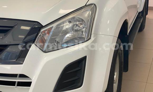 Tenga Tsaru Isuzu KB Chena Mota in Beitbridge in Matabeleland South Tenga Tsaru Isuzu KB Chena Mota in Beitbridge in Matabeleland South