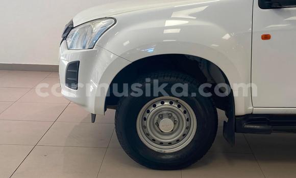 Tenga Tsaru Isuzu KB Chena Mota in Beitbridge in Matabeleland South Tenga Tsaru Isuzu KB Chena Mota in Beitbridge in Matabeleland South