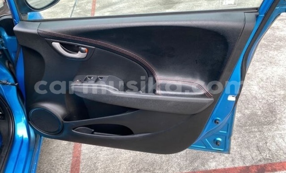 Acheter Occasion Voiture Honda Fit Bleu à Beitbridge, Matabeleland South Acheter Occasion Voiture Honda Fit Bleu à Beitbridge, Matabeleland South