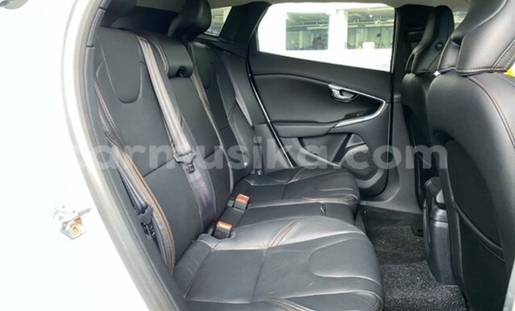 Tenga Tsaru Volvo V40 Cross Country Chena Mota in Beitbridge in Matabeleland South Tenga Tsaru Volvo V40 Cross Country Chena Mota in Beitbridge in Matabeleland South