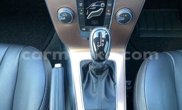 Tenga Tsaru Volvo V40 Cross Country Chena Mota in Beitbridge in Matabeleland South Tenga Tsaru Volvo V40 Cross Country Chena Mota in Beitbridge in Matabeleland South