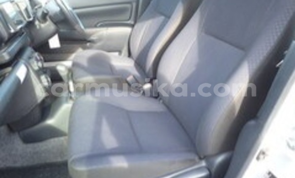 Acheter Occasion Voiture Toyota Probox Gris à Beitbridge, Matabeleland South Acheter Occasion Voiture Toyota Probox Gris à Beitbridge, Matabeleland South