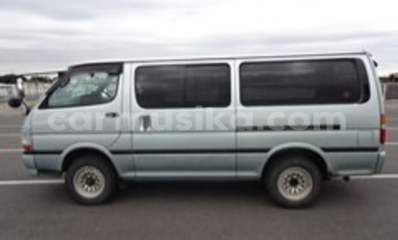 Nunua Ilio tumika Toyota Hiace Beige Gari ndani ya Beitbridge nchini Matabeleland Kusini Nunua Ilio tumika Toyota Hiace Beige Gari ndani ya Beitbridge nchini Matabeleland Kusini