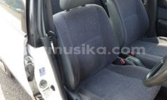 Nunua Ilio tumika Toyota Corolla Nyeupe Gari ndani ya Beitbridge nchini Matabeleland Kusini Nunua Ilio tumika Toyota Corolla Nyeupe Gari ndani ya Beitbridge nchini Matabeleland Kusini