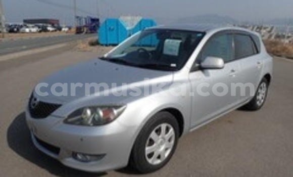 Tenga Tsaru Mazda Axela Sirivha Mota in Beitbridge in Matabeleland South