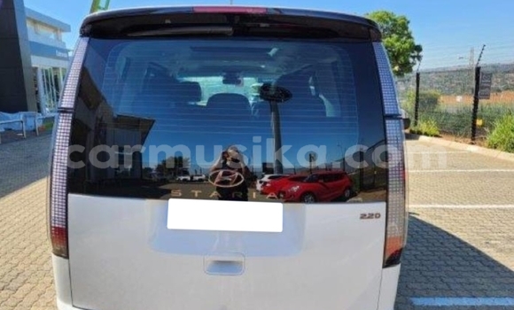 Buy Used Hyundai Starex (H-1) White Car in Beitbridge in Matabeleland South Buy Used Hyundai Starex (H-1) White Car in Beitbridge in Matabeleland South