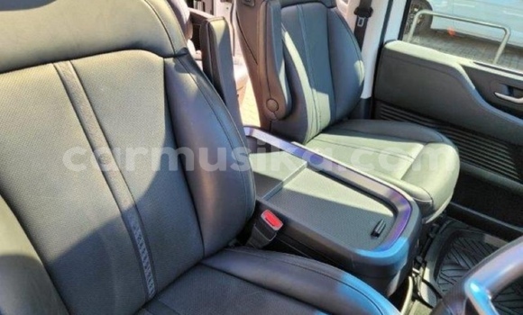 Buy Used Hyundai Starex (H-1) White Car in Beitbridge in Matabeleland South Buy Used Hyundai Starex (H-1) White Car in Beitbridge in Matabeleland South