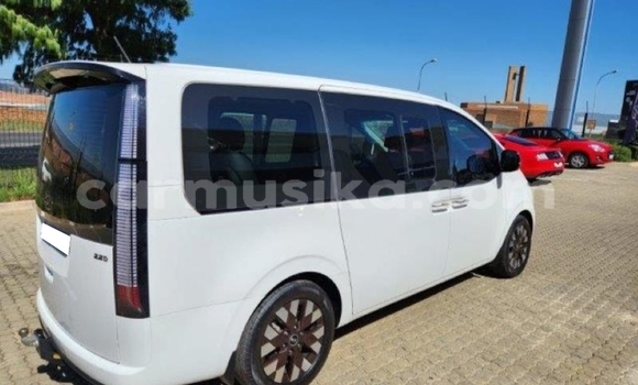 Buy Used Hyundai Starex (H-1) White Car in Beitbridge in Matabeleland South Buy Used Hyundai Starex (H-1) White Car in Beitbridge in Matabeleland South
