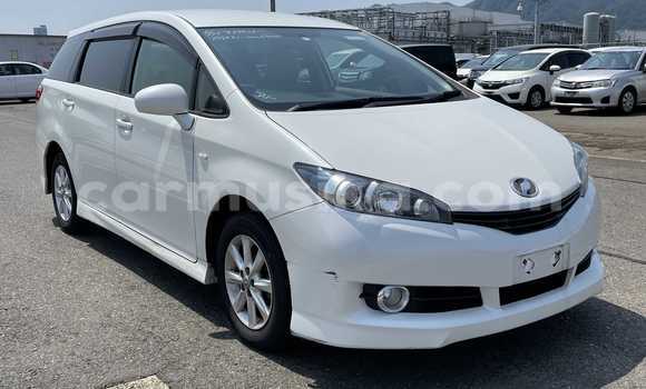 Buy Used Toyota Wish White Car in Beitbridge in Matabeleland South