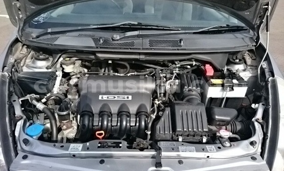 Buy Used Honda Fit Silver Car in Beitbridge in Matabeleland South Buy Used Honda Fit Silver Car in Beitbridge in Matabeleland South