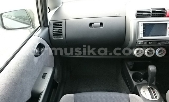 Buy Used Honda Fit Silver Car in Beitbridge in Matabeleland South Buy Used Honda Fit Silver Car in Beitbridge in Matabeleland South