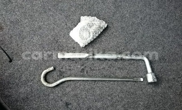 Buy Used Honda Fit Silver Car in Beitbridge in Matabeleland South Buy Used Honda Fit Silver Car in Beitbridge in Matabeleland South