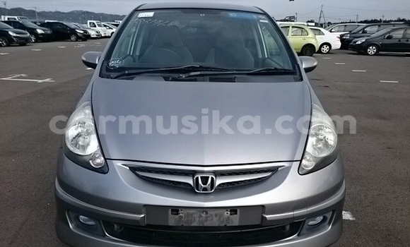 Buy Used Honda Fit Silver Car in Beitbridge in Matabeleland South Buy Used Honda Fit Silver Car in Beitbridge in Matabeleland South