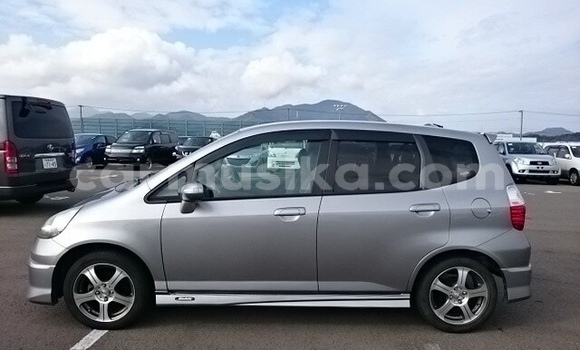 Buy Used Honda Fit Silver Car in Beitbridge in Matabeleland South Buy Used Honda Fit Silver Car in Beitbridge in Matabeleland South