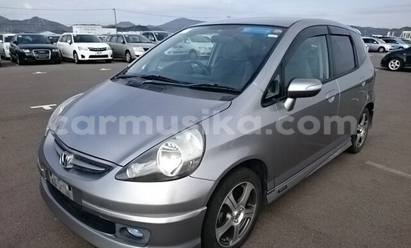Buy Used Honda Fit Silver Car in Beitbridge in Matabeleland South Buy Used Honda Fit Silver Car in Beitbridge in Matabeleland South
