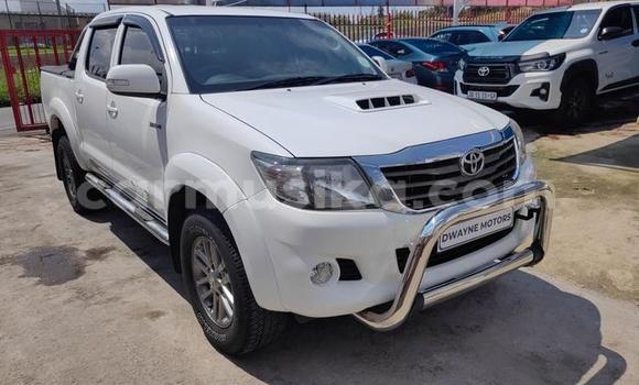 Buy Used Toyota Hiace White Car in Beitbridge in Matabeleland South