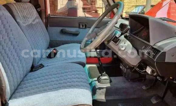 Nunua Ilio tumika Toyota Ventury Nyekundu Gari ndani ya Beitbridge nchini Matabeleland Kusini Nunua Ilio tumika Toyota Ventury Nyekundu Gari ndani ya Beitbridge nchini Matabeleland Kusini