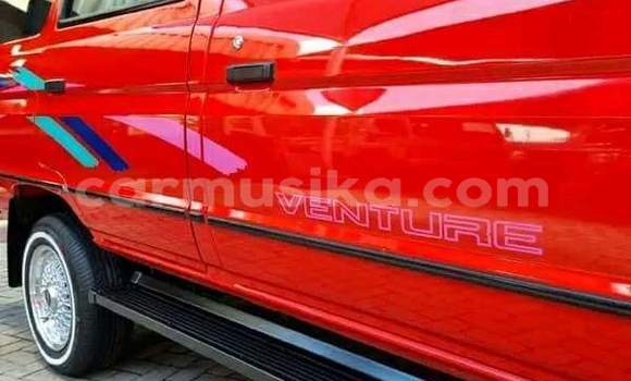 Nunua Ilio tumika Toyota Ventury Nyekundu Gari ndani ya Beitbridge nchini Matabeleland Kusini Nunua Ilio tumika Toyota Ventury Nyekundu Gari ndani ya Beitbridge nchini Matabeleland Kusini