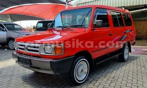 Nunua Ilio tumika Toyota Ventury Nyekundu Gari ndani ya Beitbridge nchini Matabeleland Kusini Nunua Ilio tumika Toyota Ventury Nyekundu Gari ndani ya Beitbridge nchini Matabeleland Kusini